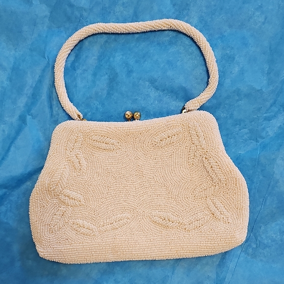 Virant by Sarne Handbags - Elegant Cream Beaded Clutch